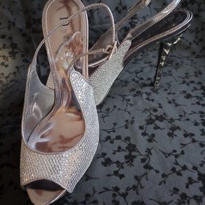 Nicole Miller silver sling back heels